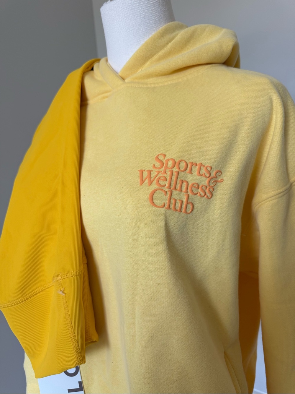 WILO Yellow Hoodie Sweater and Leggings SET - Sports Wellness Club Graphic - Picture 2 of 5